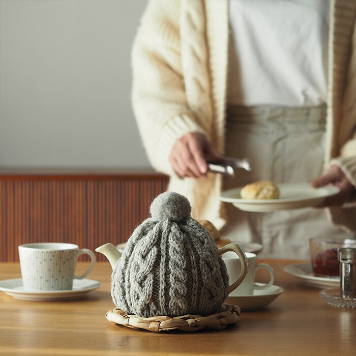 サンク　ハイランド2000　ケーブル編みティーコージー　2カップ用　ライトグレー　/　CINQ　※