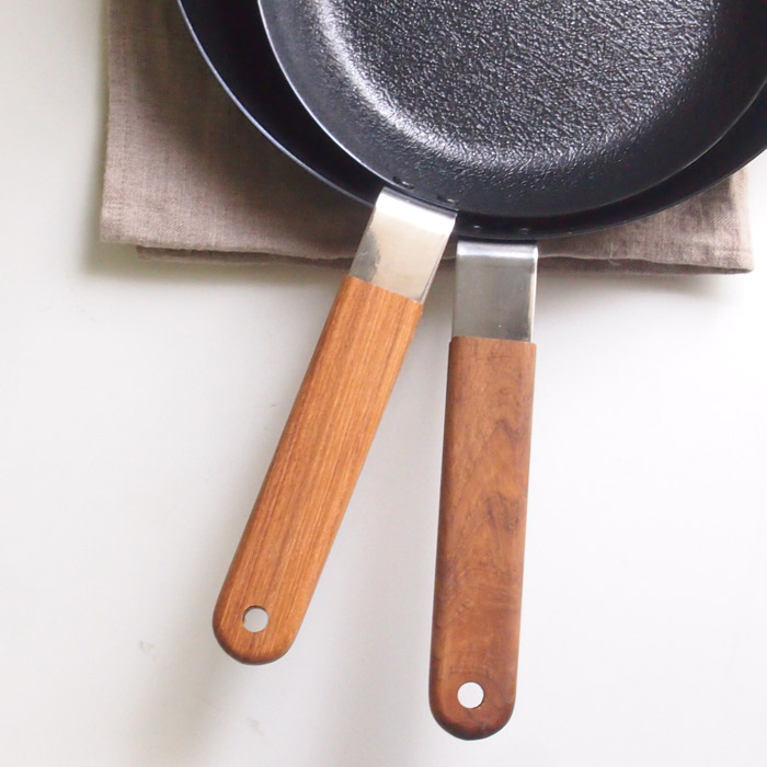 アンバイ　玉子焼　オムレツパン　240　/　ambai【スタッフが選ぶ鉄フライパンおすすめ5選！】