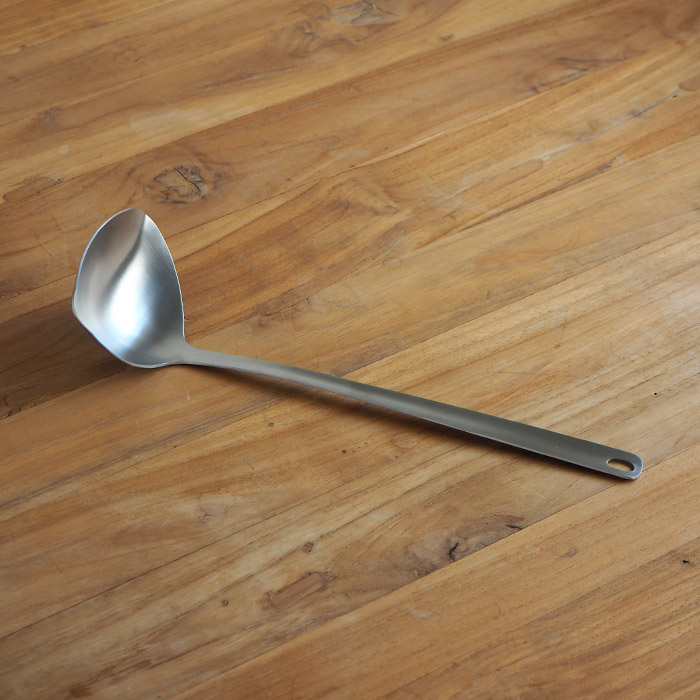 一菱金属　すくいやすく注ぎやすいレードル