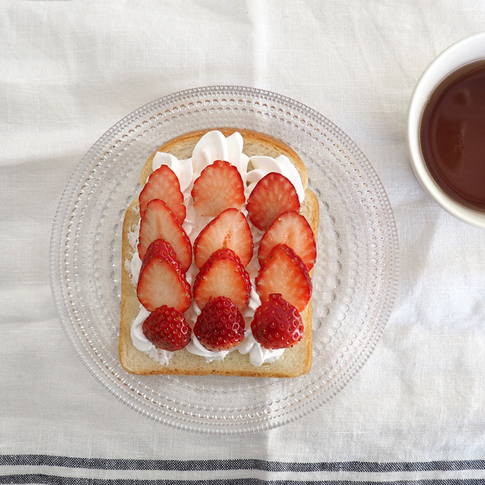 イッタラ　カステヘルミ　プレート　17cm　クリア　/　iittala　Kastehelmi
