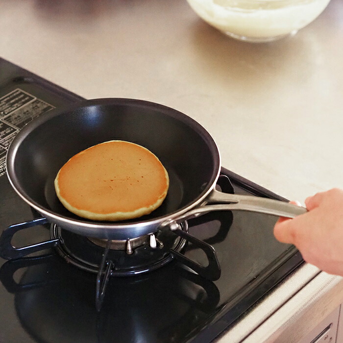 中尾アルミ製作所　シルクフライパン　浅型（新ステンキャスト）　18cm