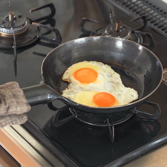 【公式】山田工業所　鉄打出【丸柄フライパン】 （3.2mm） 22cm 空焚き済み