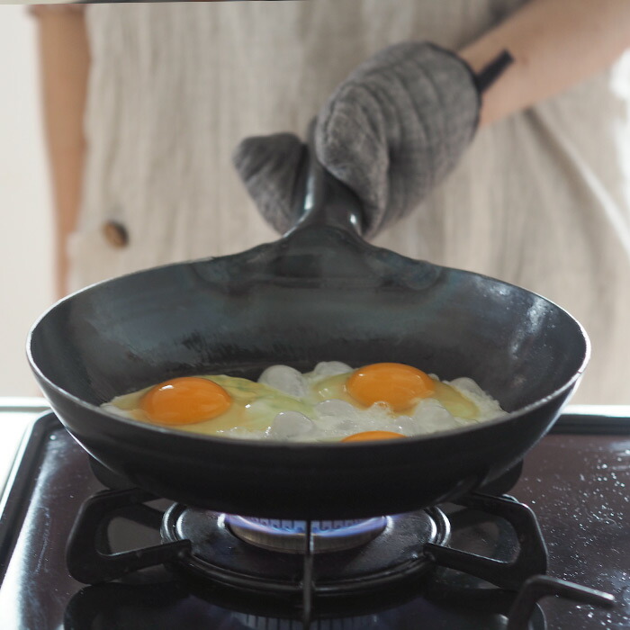 【公式】IH対応　山田工業所　鉄打出【丸柄フライパン】 （2.3mm） 24cm 空焚き済み
