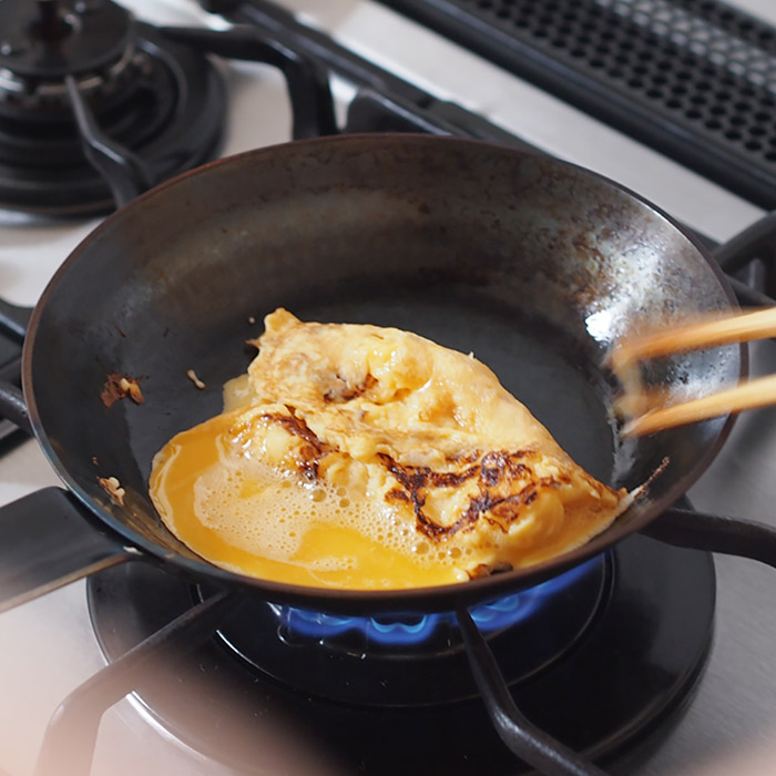 【いろはに千鳥でご紹介！】【公式】【プロキッチンオリジナル】山田工業所　鉄打出　ちょこっとフライパン　16cm（2.3mm）　空焚き済み　/　