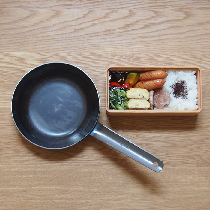 【いろはに千鳥でご紹介！】【公式】【プロキッチンオリジナル】山田工業所　鉄打出　ちょこっとフライパン　16cm（2.3mm）　空焚き済み　/　合同会社キッチンの小物
